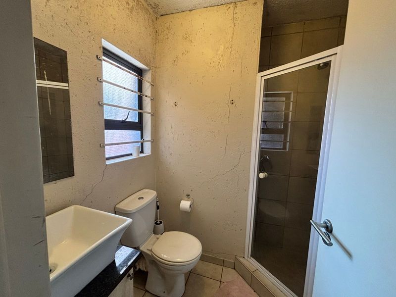 Investment Property - Stunning Building - Impeccably maintained - Photo 9