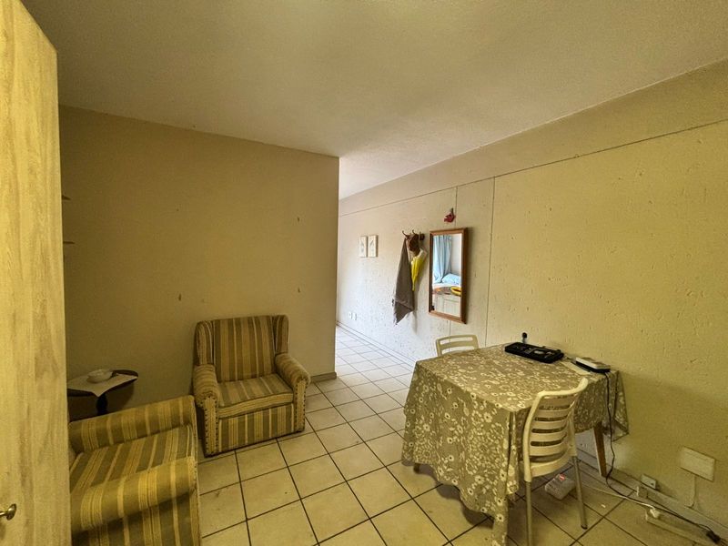 Investment Property - Stunning Building - Impeccably maintained - Photo 3