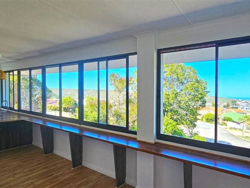 Modern Coastal Living with Flatlet in Stilbaai - Photo 2