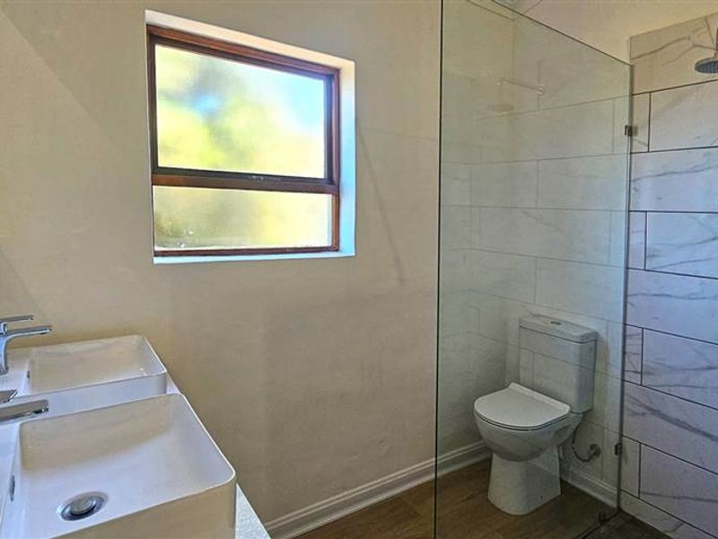 Modern Coastal Living with Flatlet in Stilbaai - Photo 10