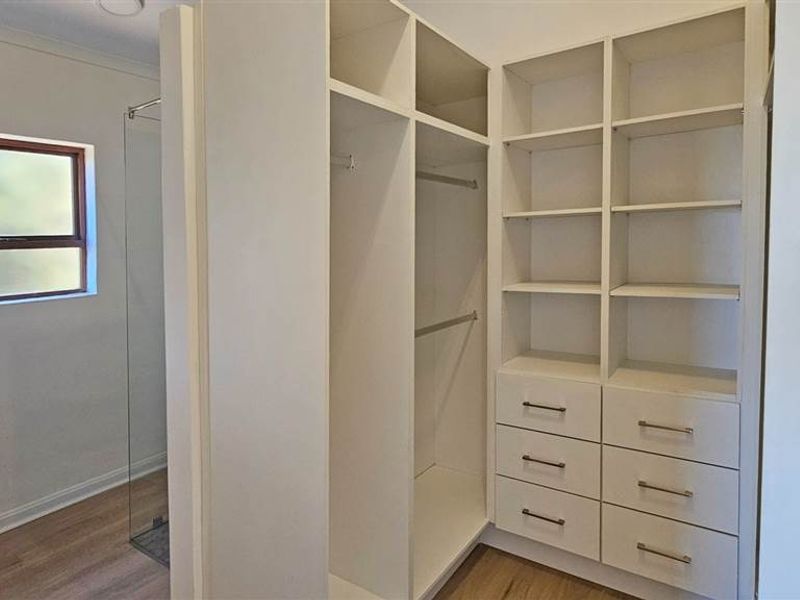 Modern Coastal Living with Flatlet in Stilbaai - Photo 9