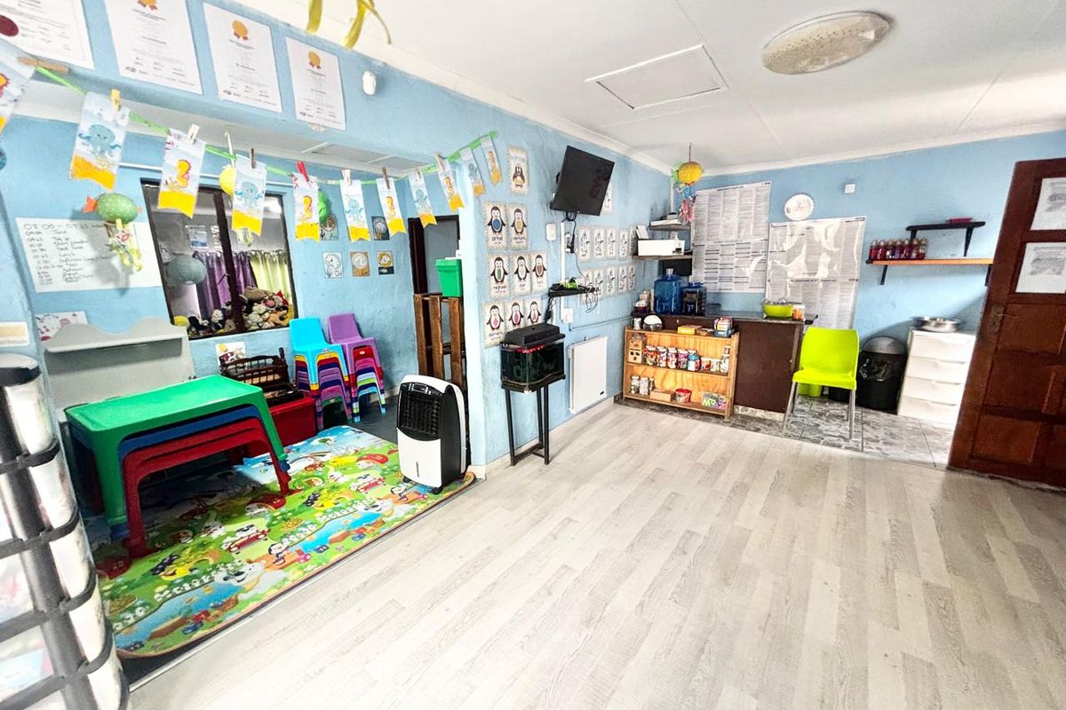 House with Registered Business Rights and Thriving Daycare Facility – Prime Investment Opportunity! - Photo 4