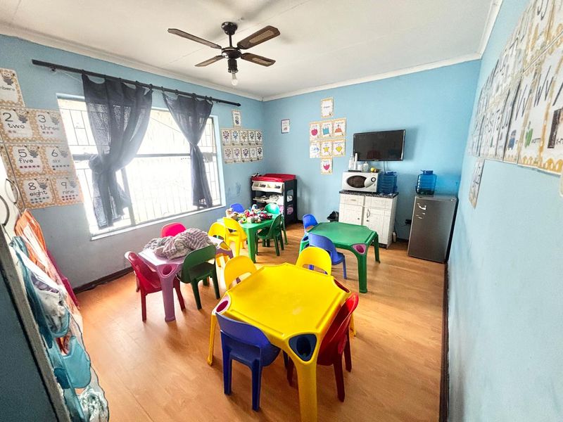 House with Registered Business Rights and Thriving Daycare Facility – Prime Investment Opportunity! - Photo 9