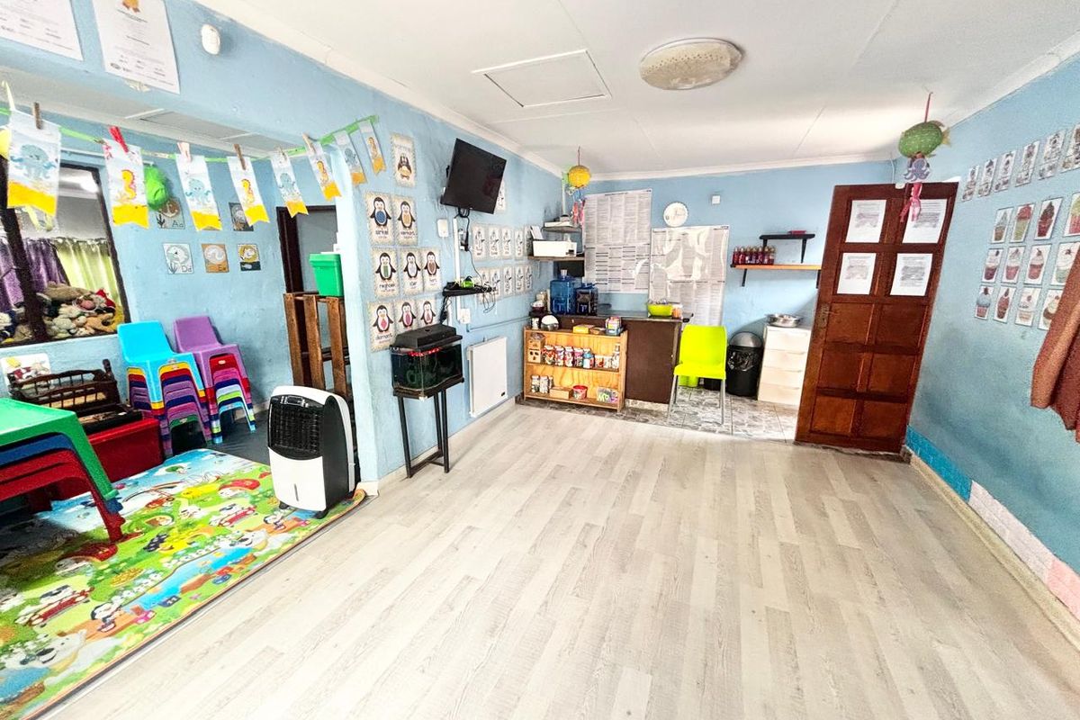 House with Registered Business Rights and Thriving Daycare Facility – Prime Investment Opportunity! - Photo 3