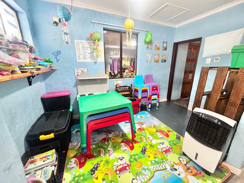 House with Registered Business Rights and Thriving Daycare Facility – Prime Investment Opportunity! - Photo 6