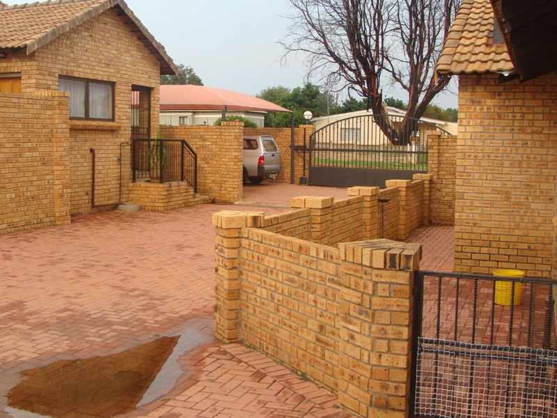 KosteCharming 2-bedroom house - perfect for cozy living or investment opportunity! - Photo 3