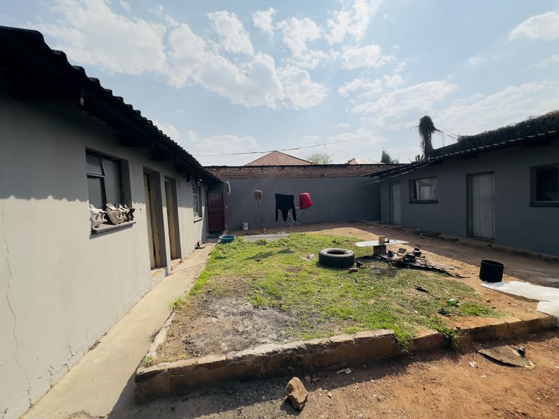 Newly Renovated Property_ Springs Central - Photo 2