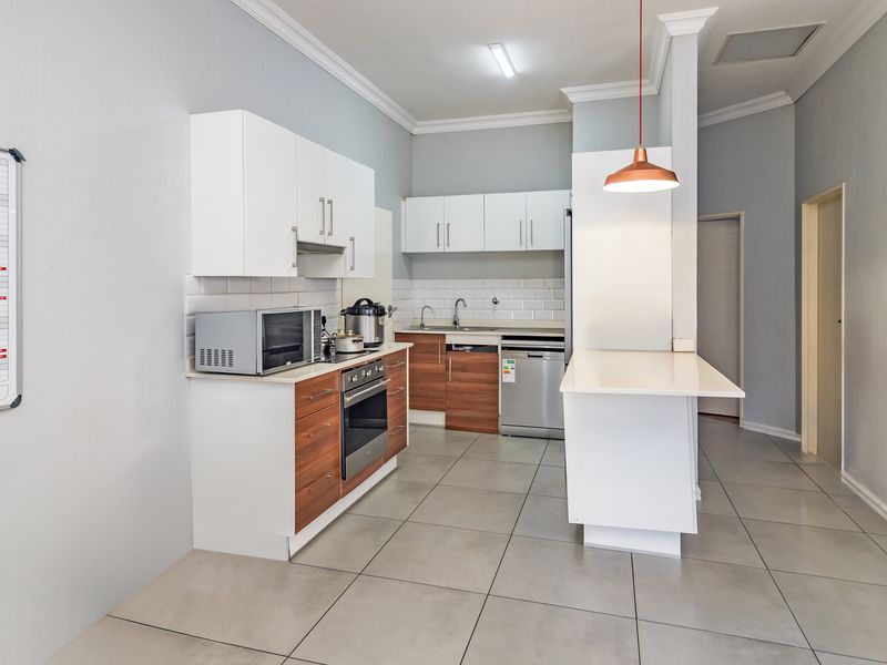 Upmarket living in The Secure Rocklands! - Photo 3