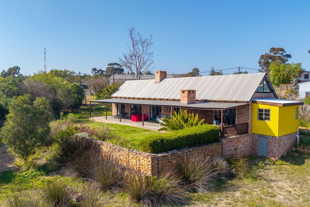 Renovated Industrial-Modern Farmhouse in Napier - Photo 2