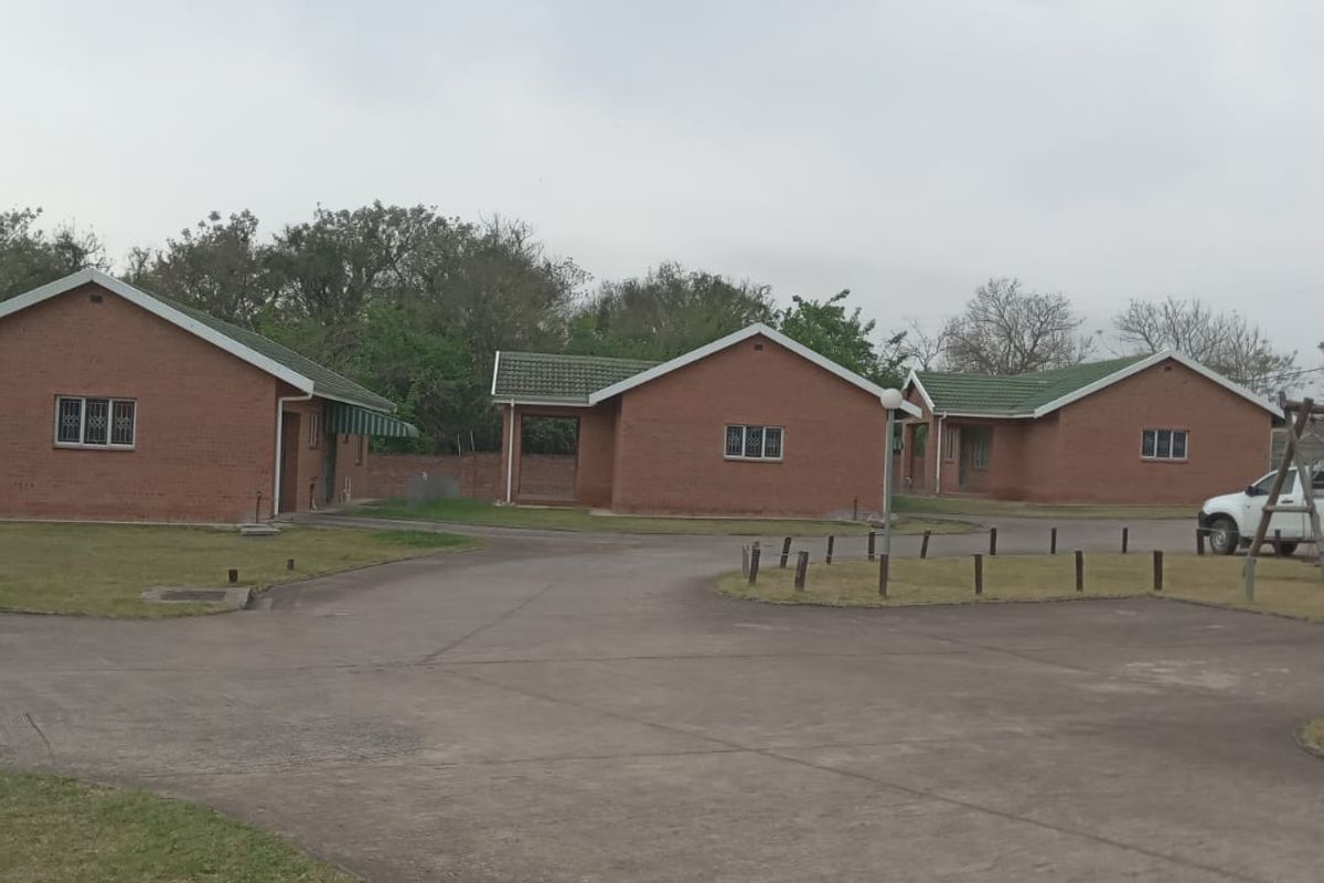 LINCOLN MEADE – SIMPLEXES - Photo 2