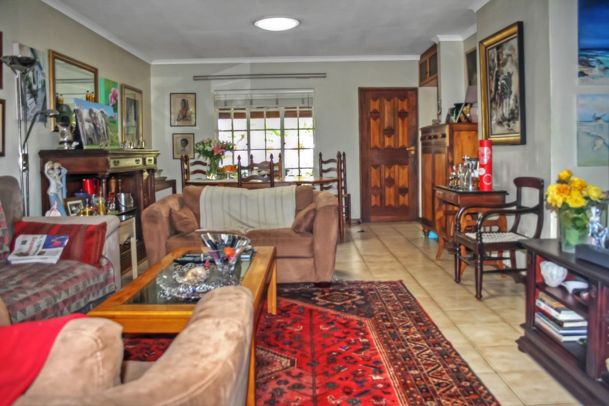 Spacious 2-Bedroom Unit with Double Garage & Solar – R2,599,000 | Merrow Down Country Club - Photo 4