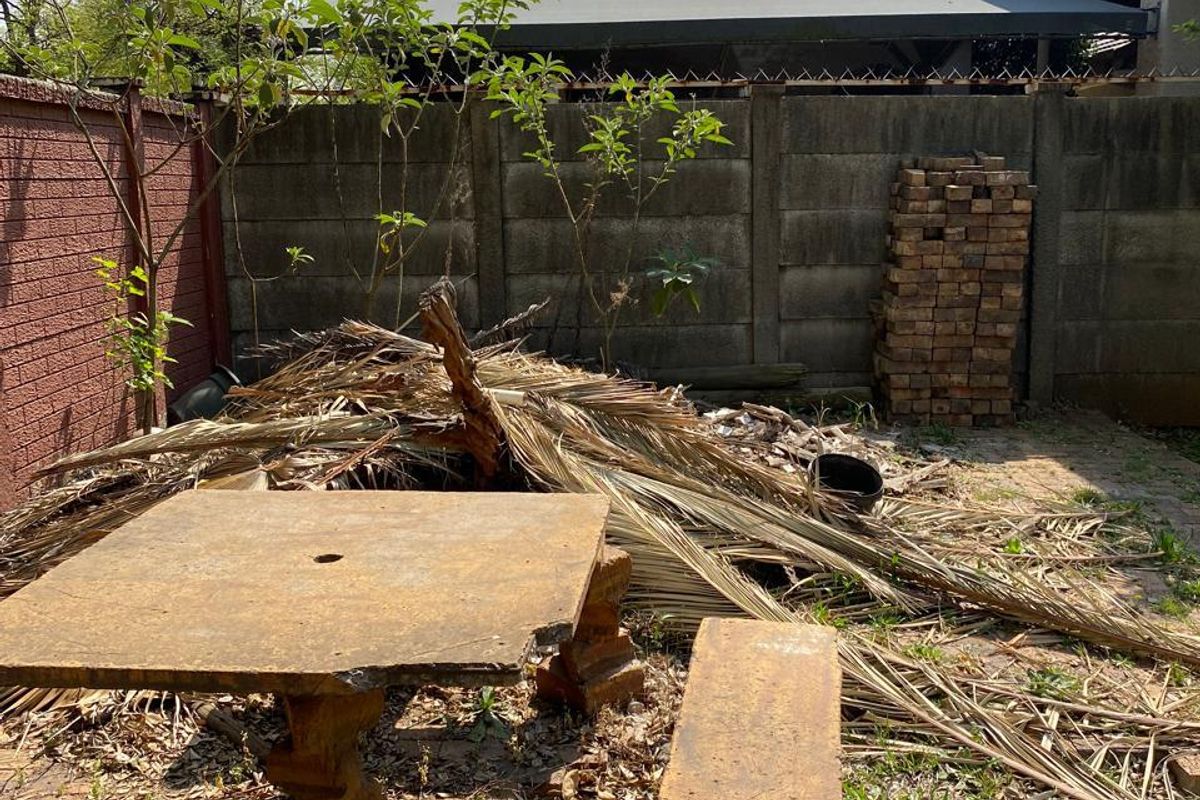 Stunning 8-bedroom house for sale in Vanderbijlpark SE 7, perfect for large families or investment! - Photo 5