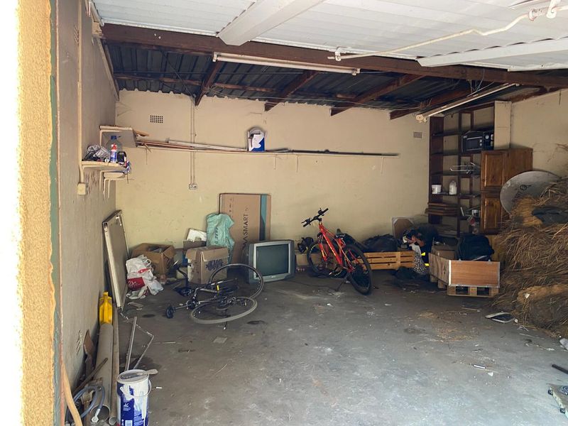 Stunning 8-bedroom house for sale in Vanderbijlpark SE 7, perfect for large families or investment! - Photo 6