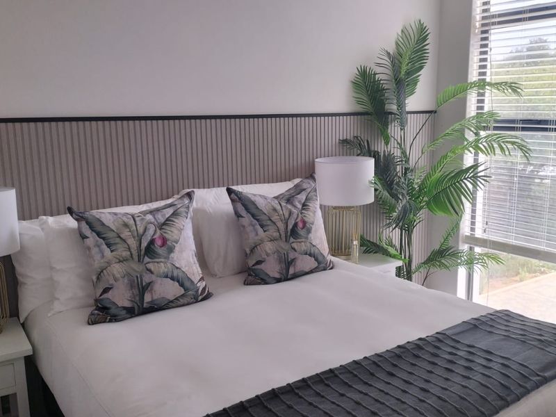 Modern 3-Bedroom Loft-Style Apartment in Zimbali Lakes - Photo 5