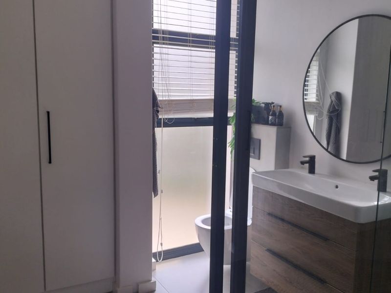 Modern 3-Bedroom Loft-Style Apartment in Zimbali Lakes - Photo 10