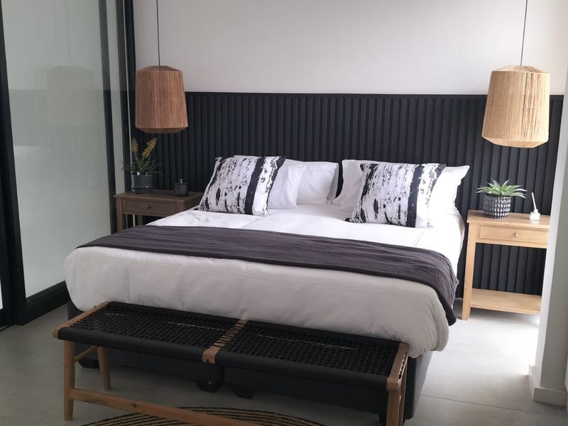 Modern 3-Bedroom Loft-Style Apartment in Zimbali Lakes - Photo 9