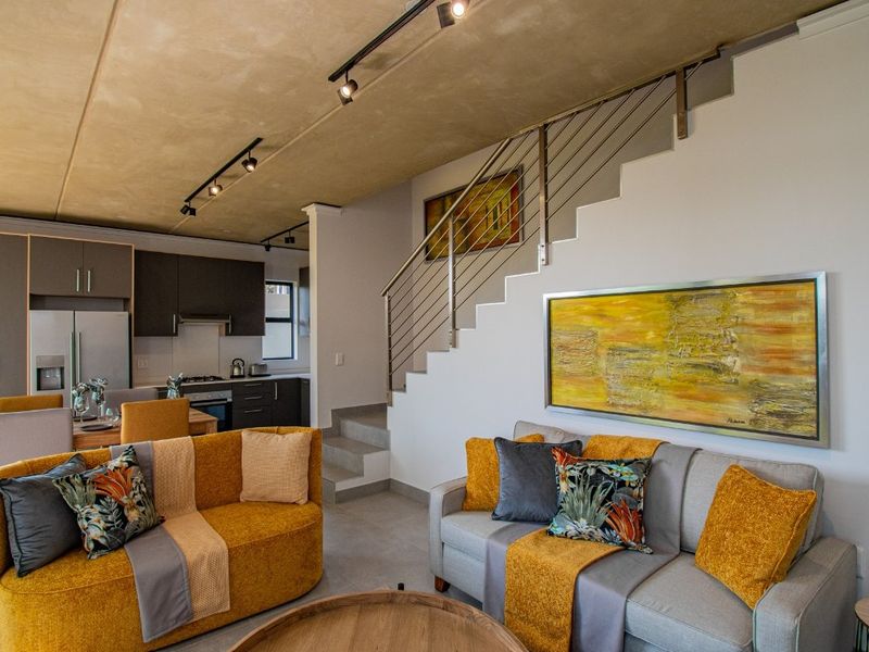 Stunning 3-bedroom duplex in Menlo Park, Pretoria—modern living with style and convenience awaits! - Photo 6