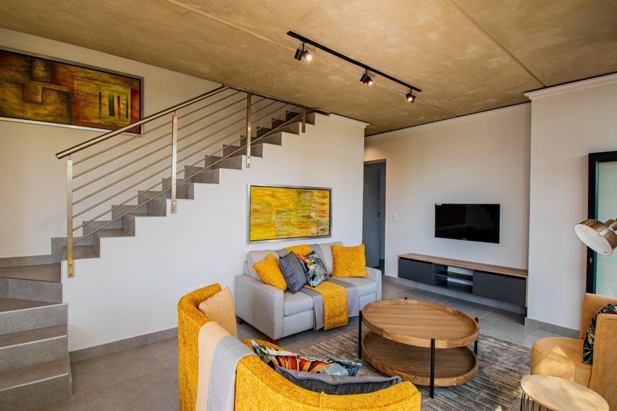 Stunning 3-bedroom duplex in Menlo Park, Pretoria—modern living with style and convenience awaits! - Photo 5