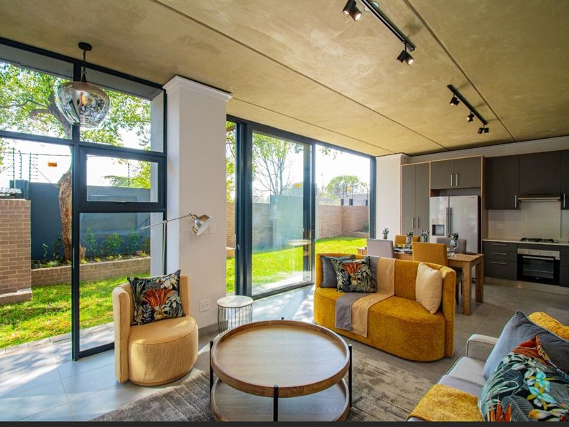 Stunning 3-bedroom duplex in Menlo Park, Pretoria—modern living with style and convenience awaits! - Photo 3