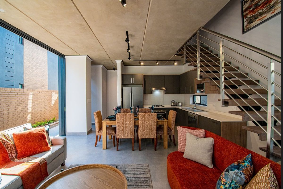 Modern 3 -Bedroom Duplex in Menlo Park, Pretoria - Prime Location - Photo 3