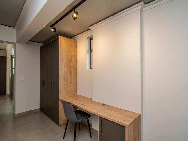 Modern 3 -Bedroom Duplex in Menlo Park, Pretoria - Prime Location - Photo 9