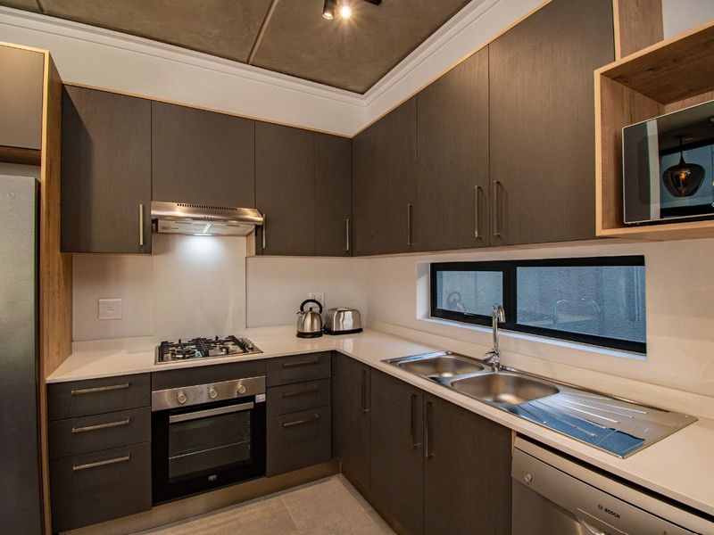 Modern 3 -Bedroom Duplex in Menlo Park, Pretoria - Prime Location - Photo 6