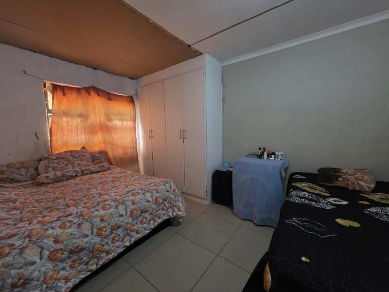 “Renovated Residence with Space to Make It Your Own” - Photo 7