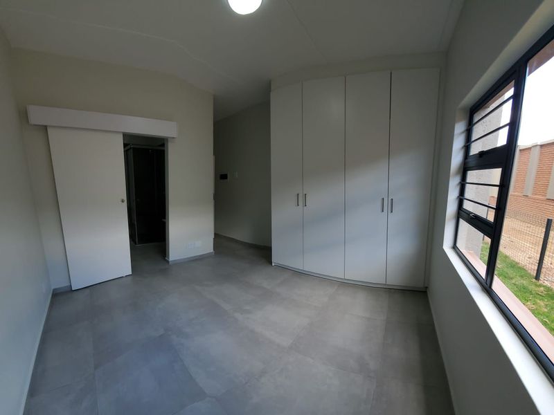Stylish Ground-Floor Apartment in The Woods, Kyalami – Modern Living Meets Tranquil Comfort - Photo 10