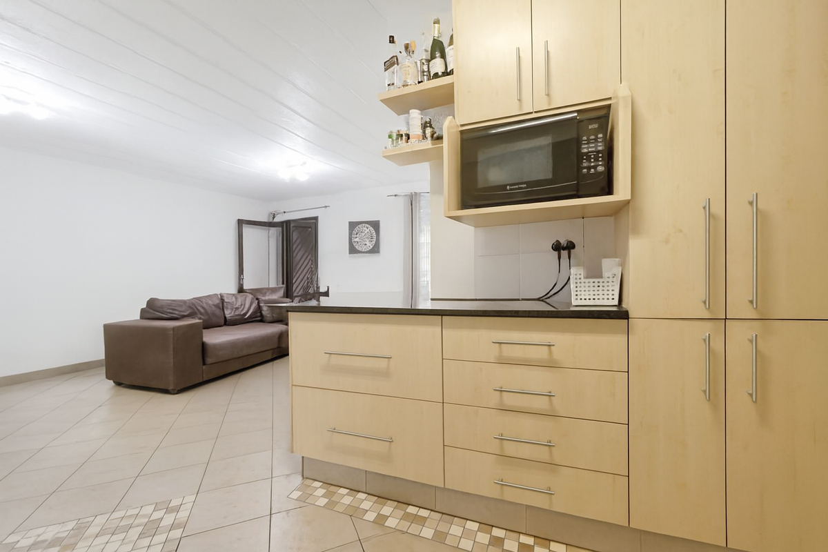 2-Bed, 2-Bath Garden Unit for Sale - Photo 4