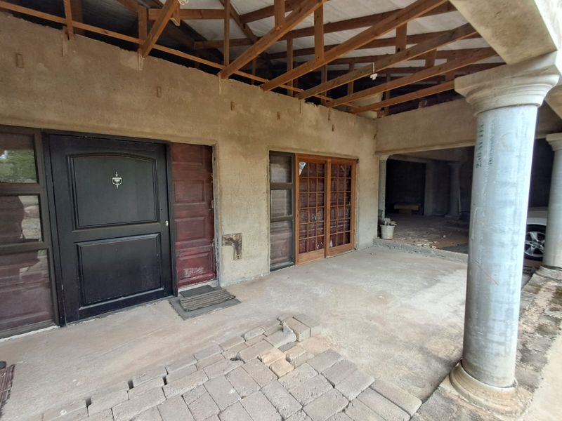 Renovators dream in the quite side of Paulpietersburg - Photo 4