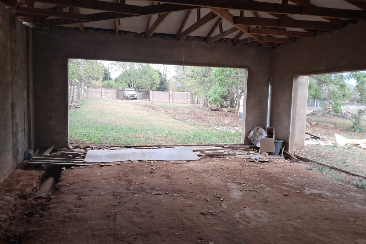 Renovators dream in the quite side of Paulpietersburg - Photo 5