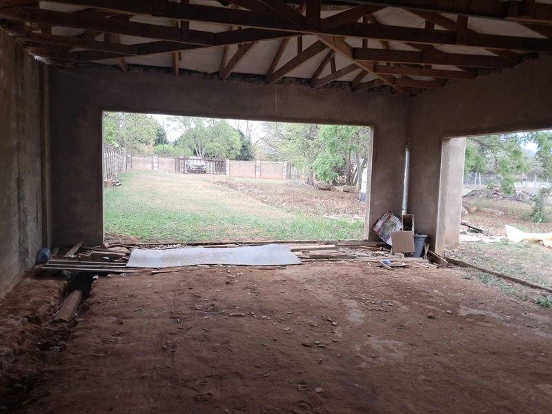 Renovators dream in the quite side of Paulpietersburg - Photo 5