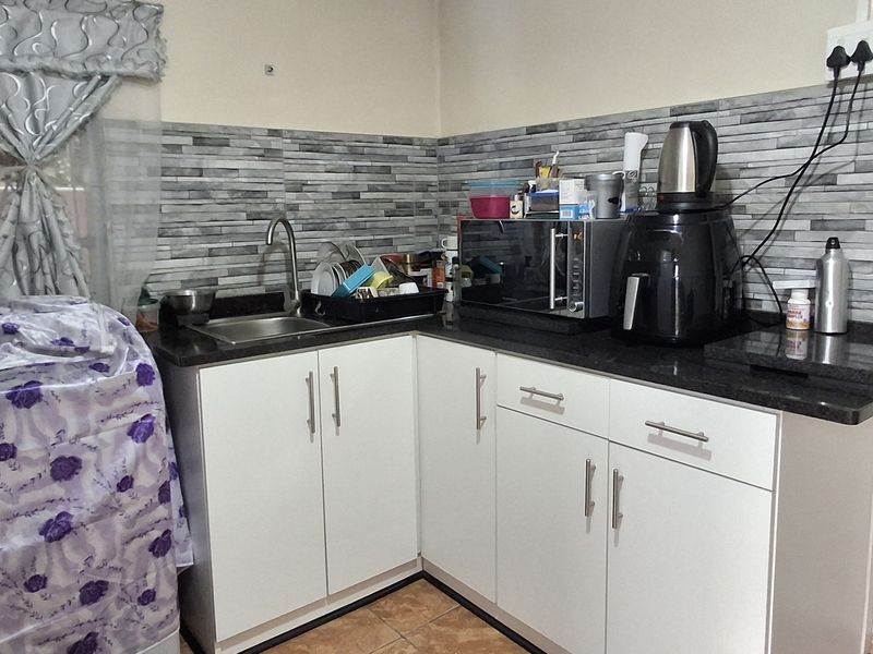 2 Bedroom Family Home - Photo 4