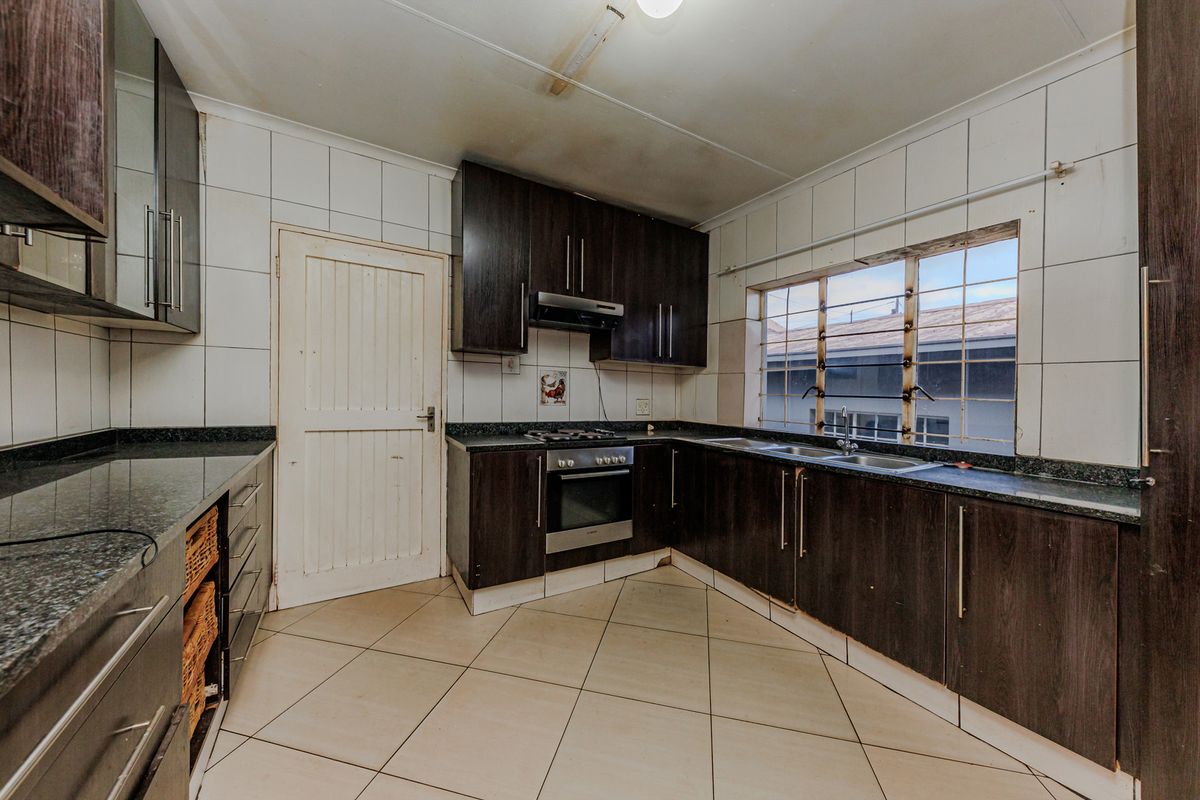 4 Bedroom Home In A Convenient Location - Photo 3