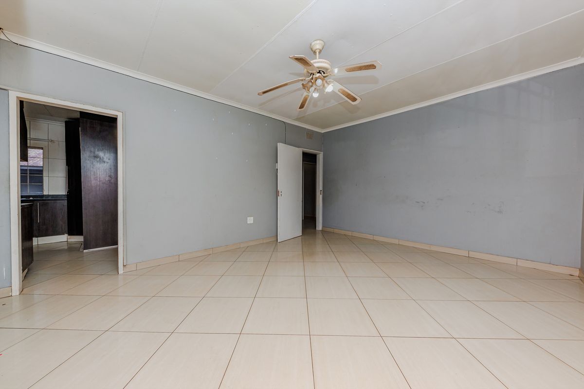 4 Bedroom Home In A Convenient Location - Photo 5