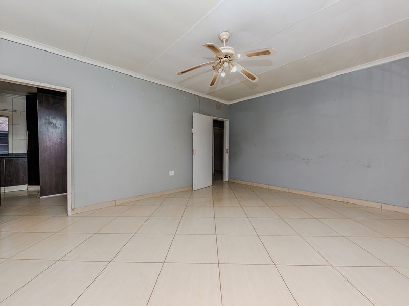 4 Bedroom Home In A Convenient Location - Photo 5