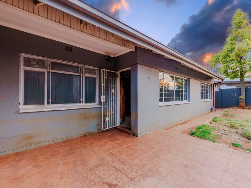 4 Bedroom Home In A Convenient Location - Photo 6