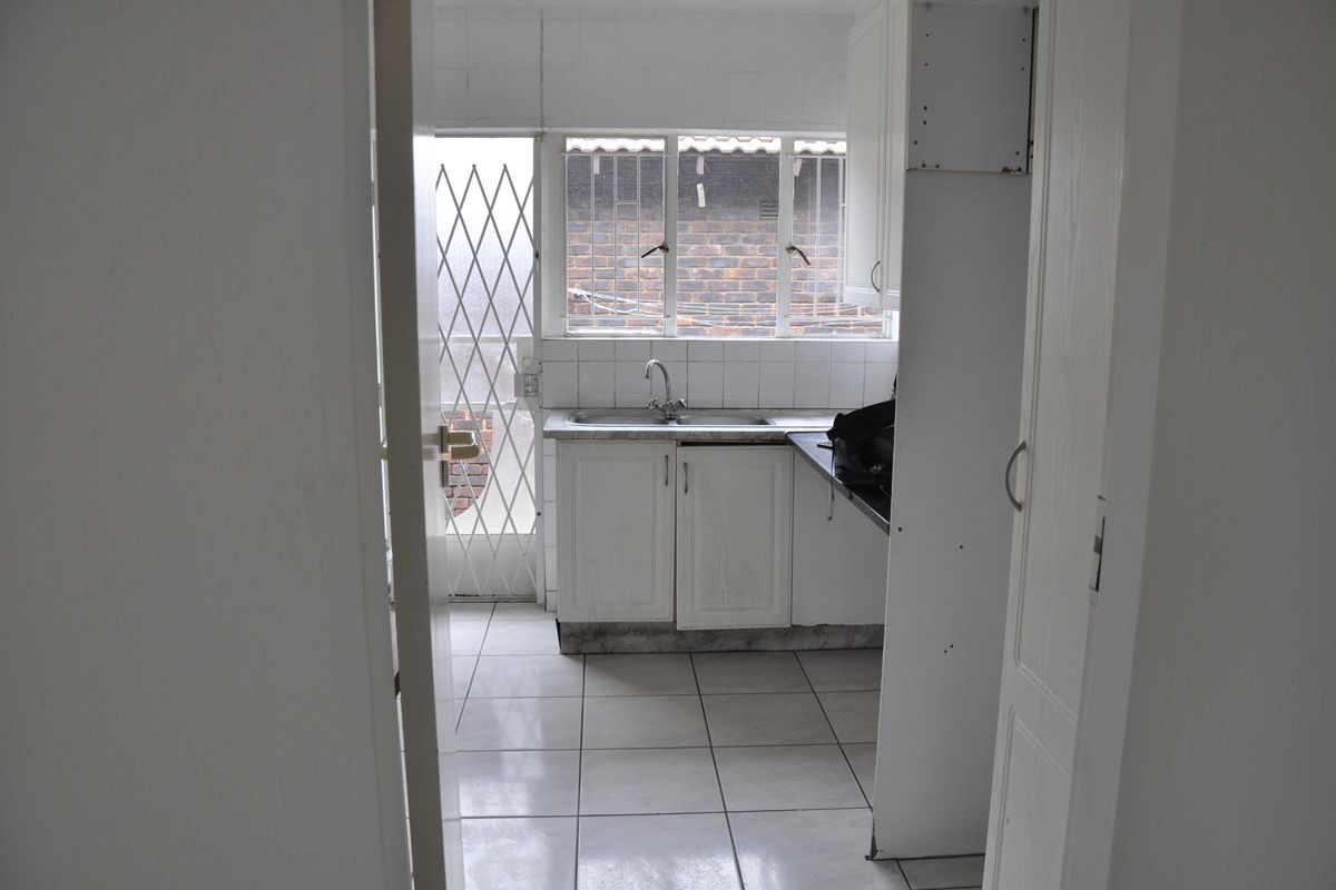 3 Bedroom Townhouse for Sale in Buccleuch - Photo 3