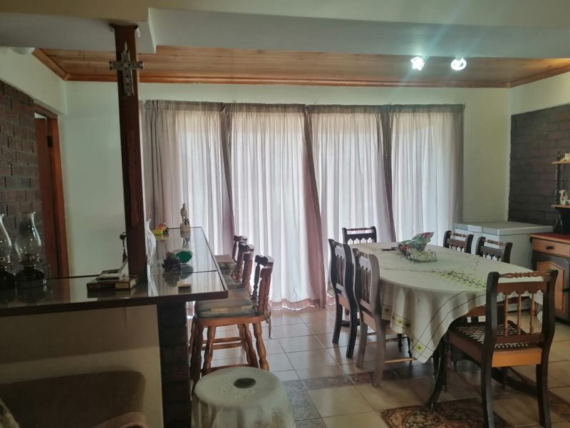 Neat facebrick home with amazing sea views - Photo 6