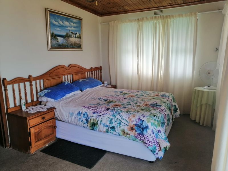 Neat facebrick home with amazing sea views - Photo 9