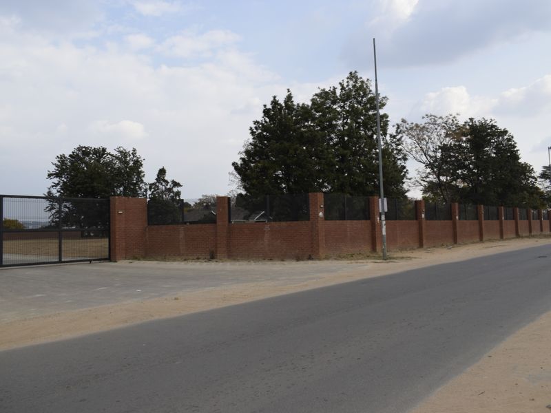 Ideal trucking premise for sale in Kya Sand. - Photo 2