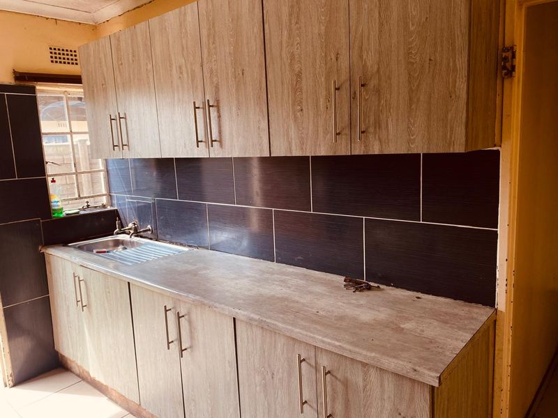 3-Bedroom Home in Prime Location - Photo 5