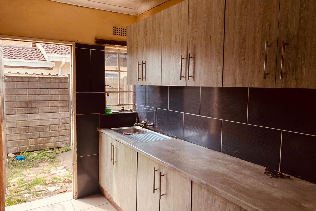 3-Bedroom Home in Prime Location - Photo 3