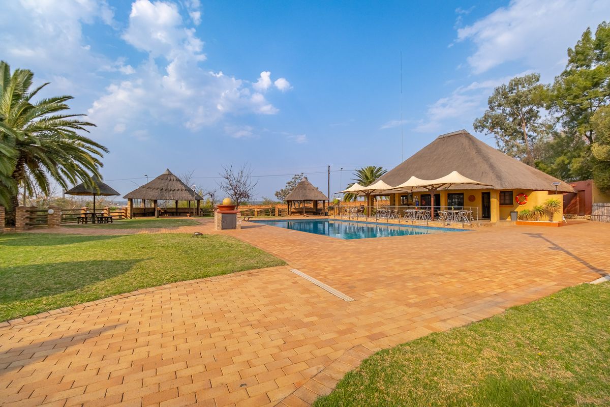 4-Star Lodge for Sale – Chartwell North, Johannnesburg - Photo 3