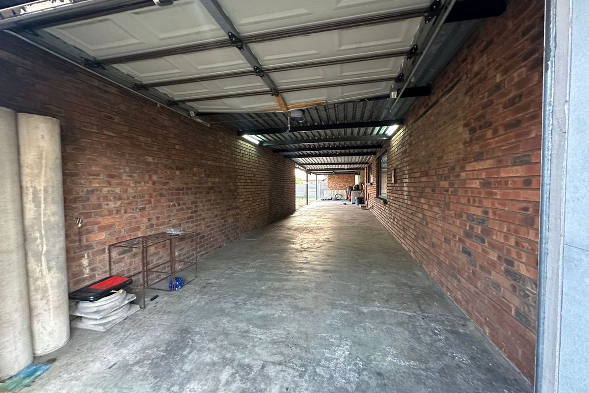 Stunning coner house - Photo 4