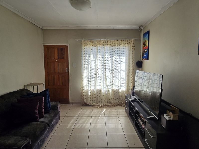 2-Bedroom house for Sale in Tasbet Park. - Photo 10