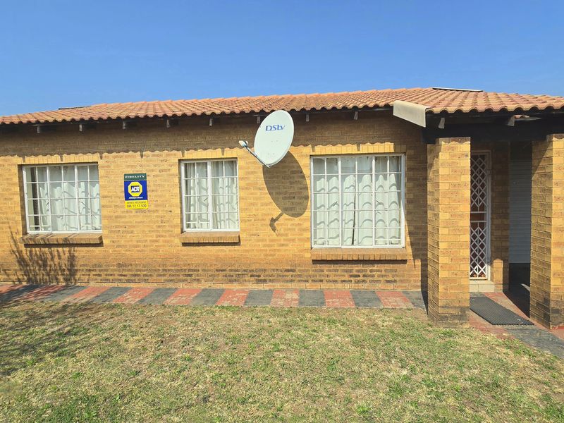 2-Bedroom house for Sale in Tasbet Park. - Photo 2