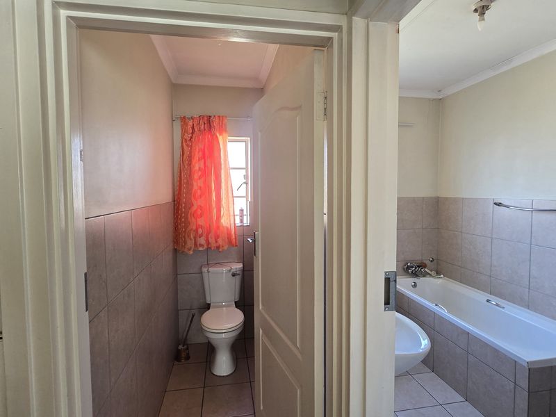 2-Bedroom house for Sale in Tasbet Park. - Photo 8