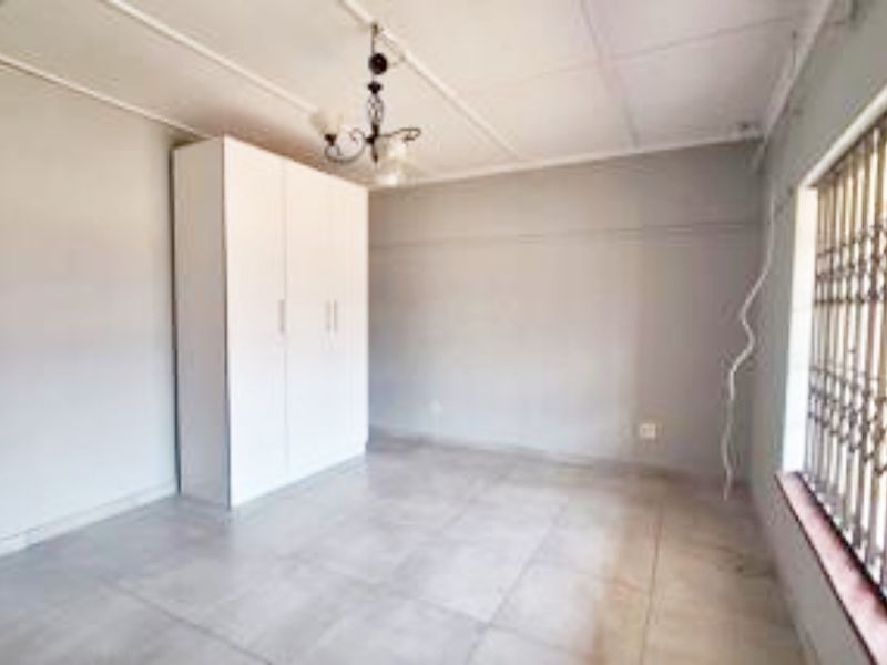 Beautifully Maintained 3 Bedroom Home with Flat and Spacious Yard in Evander! - Photo 8