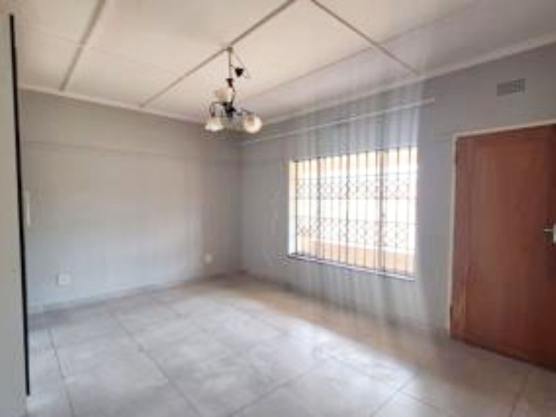 Beautifully Maintained 3 Bedroom Home with Flat and Spacious Yard in Evander! - Photo 2